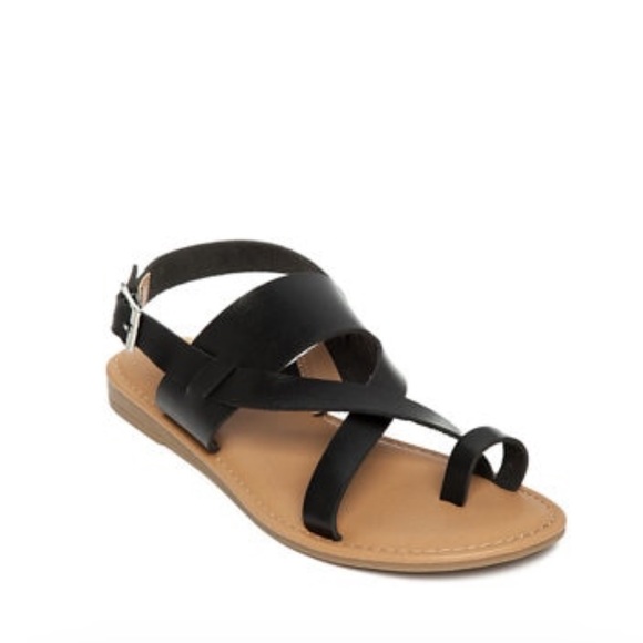 new directions Shoes - NIB! Chic Black Strappy Sandals